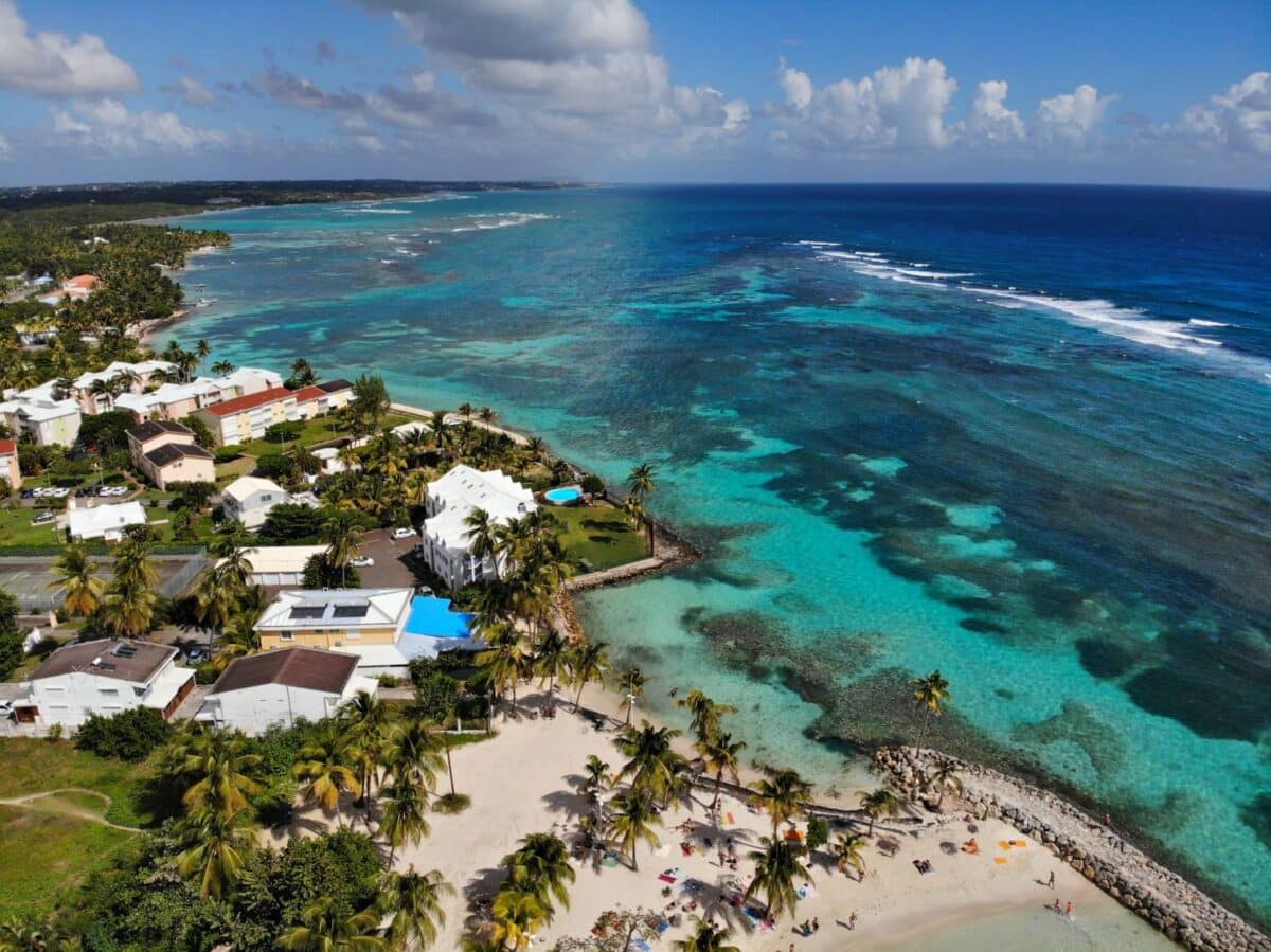 Visiter la côte ouest de Basse-Terre en louant une voiture